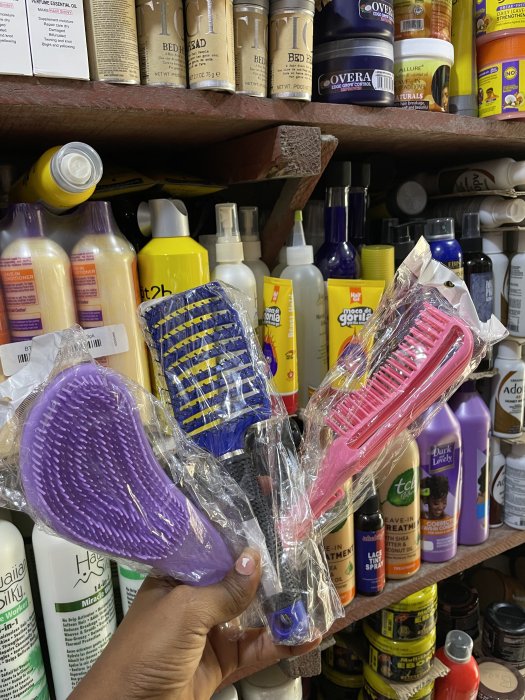 Wig brush