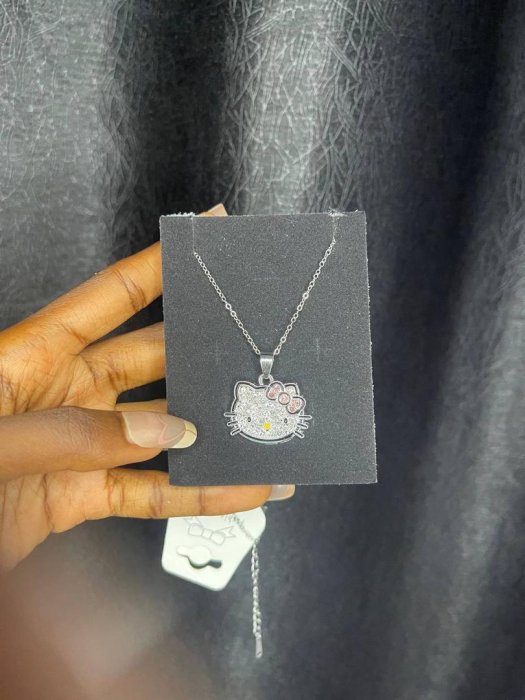Hello kitty necklace