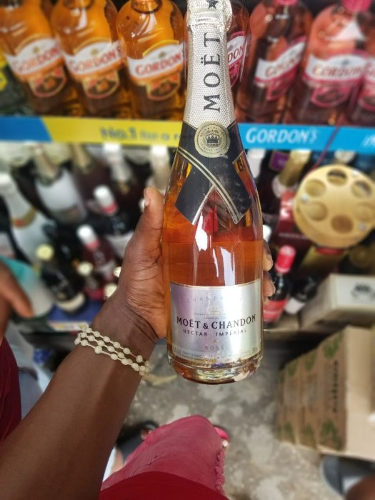 MOET