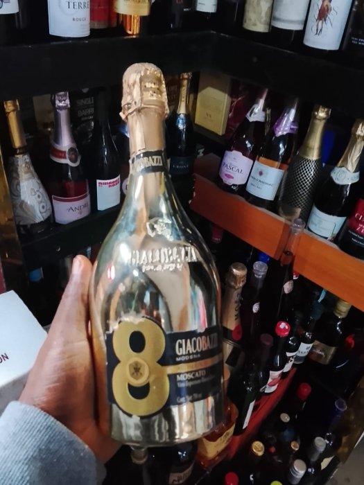 Giacobazzi 8 Moscato Dolce Gold Edition Sparkling Wine