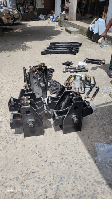 Heavy-Duty Black Cast Iron Truck Spring Hanger