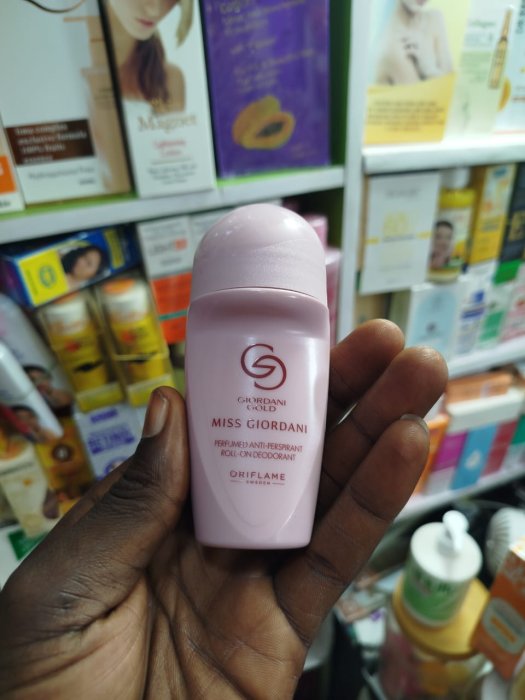 Oriflame Giordani Gold Miss Giordani Perfumed Roll-On Deodorant - 50ml