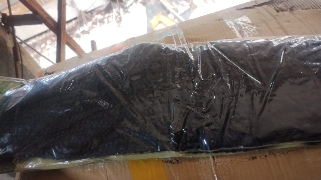 Vacuum-Sealed Aged Black Tea Leaves