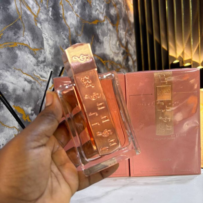 Lattafa Ansaam Gold Eau de Parfum