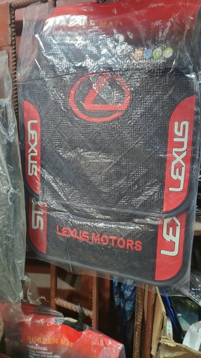 Lexus Motors Universal Rubber Car Mats (Black and Red)