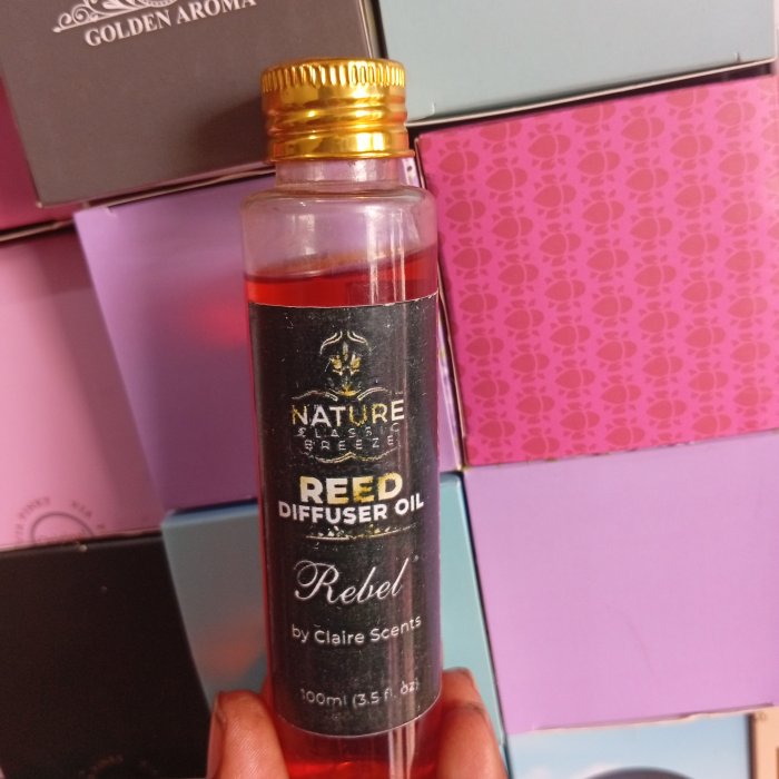 Rebel Natural Classic Breeze reed diffuser
