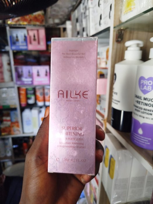 Ailke Superior Whitening & Regenerating Cleanser (120g)