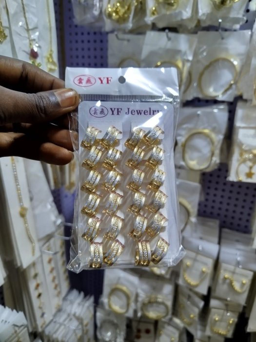 YF Jewelry Two-Tone Hoop Earrings Bulk Pack