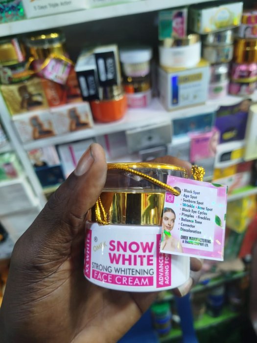 OMFK Snow White Strong Whitening Face Cream