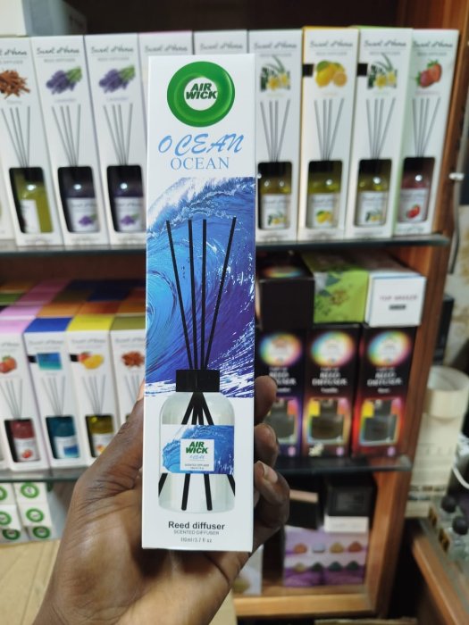 Air Wick Ocean Scented Reed Diffuser (110ml)