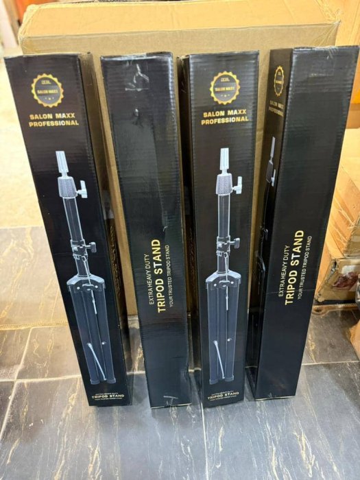 Salon Maxx Professional Extra Heavy Duty Tripod Stand