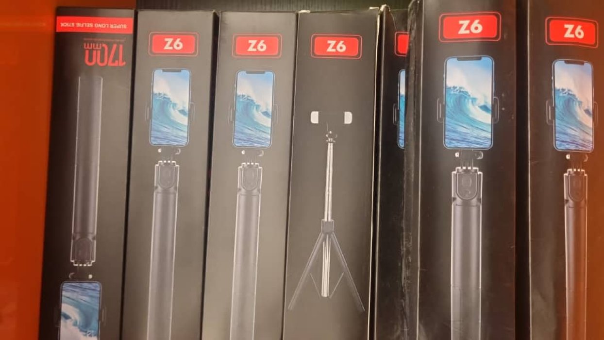 Z6 Multifunctional Super Long 1700mm Selfie Stick Tripod