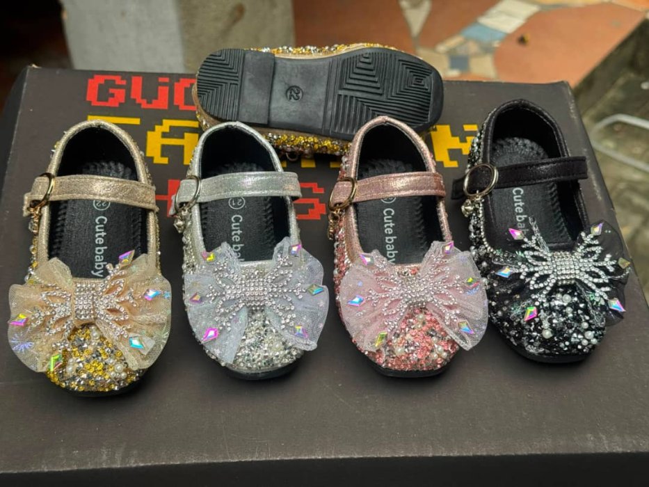 Girls' Embellished Crystal Bow Mary Jane Shoes