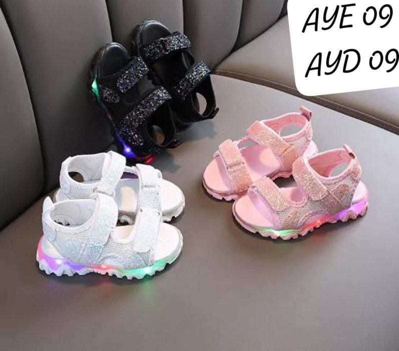 AYE 09 AYD 09 Children's Light-Up Glitter Sandals (White)
